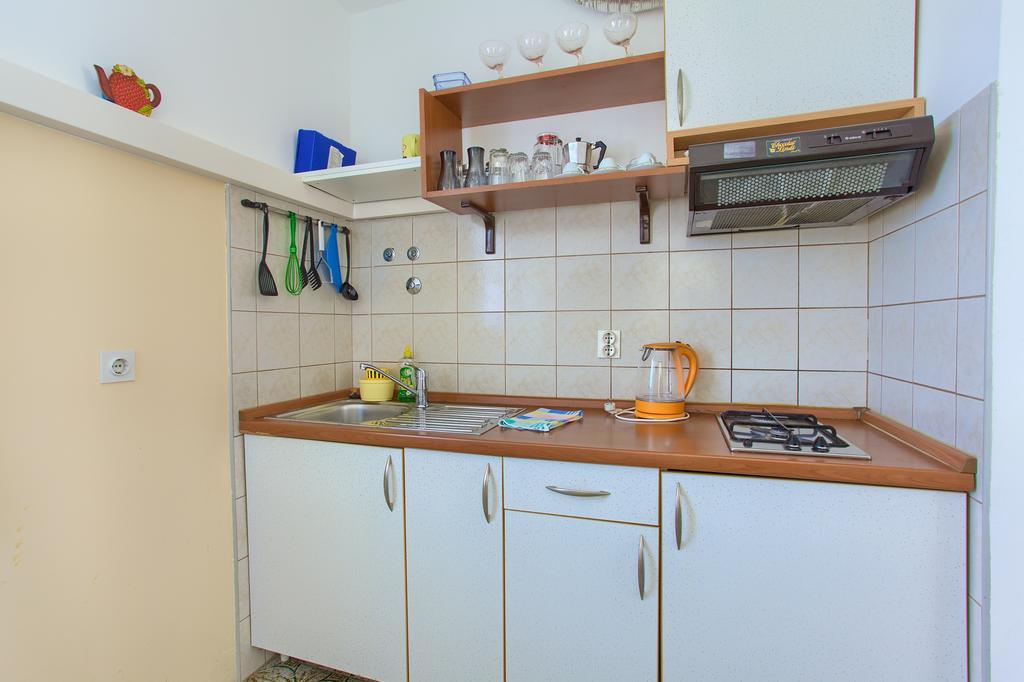 Apartments Vlatko Krk Town Eksteriør billede